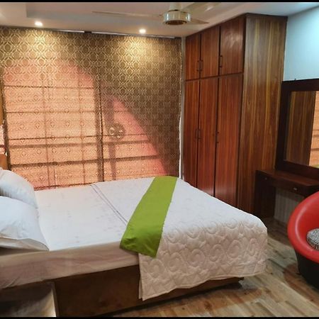 Hak Mall Suites And Apartments 라왈핀디 외부 사진