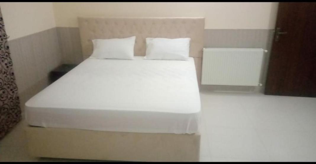 Hak Mall Suites And Apartments 라왈핀디 외부 사진