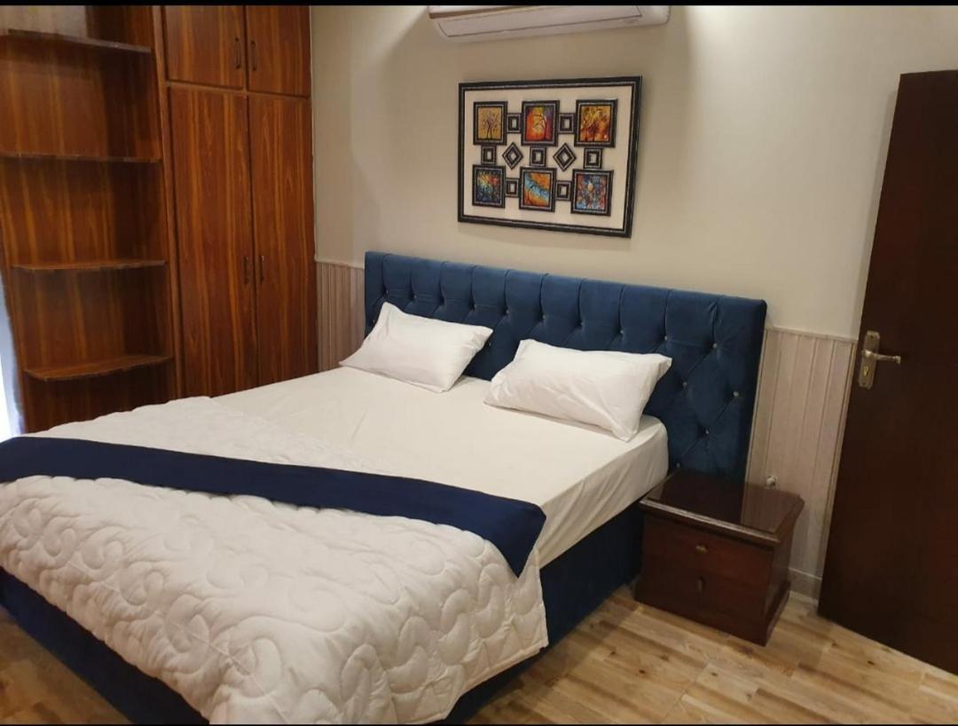 Hak Mall Suites And Apartments 라왈핀디 외부 사진